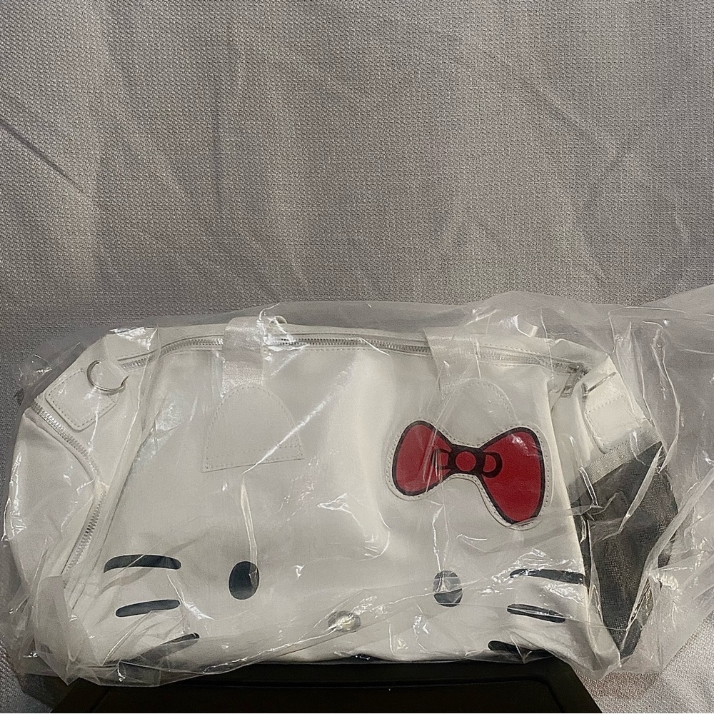 HELLO KITTY TRAVEL DUFFEL BAG